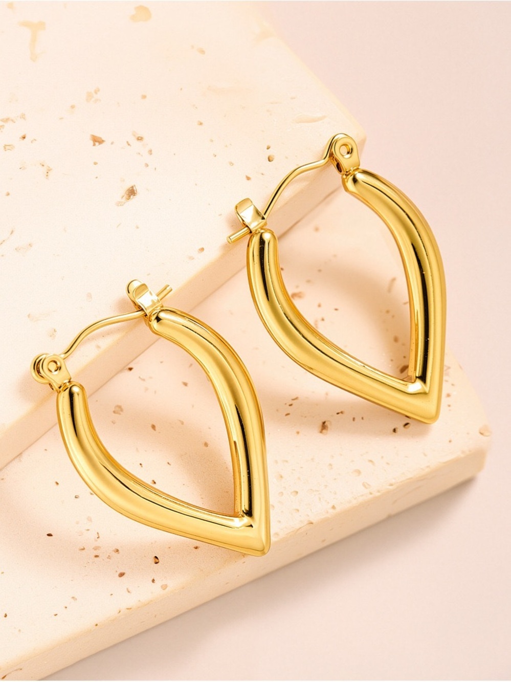 18K Gold Plated V-Shape Pointed Teardrop Hoop Earrings - Picture 4 of 5